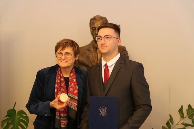 Siker az MTA versenyén